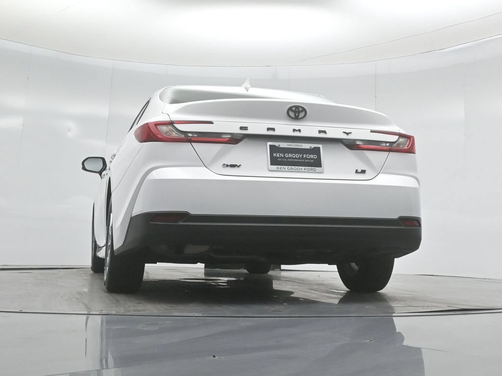 Used 2025 Toyota Camry LE FWD image 43