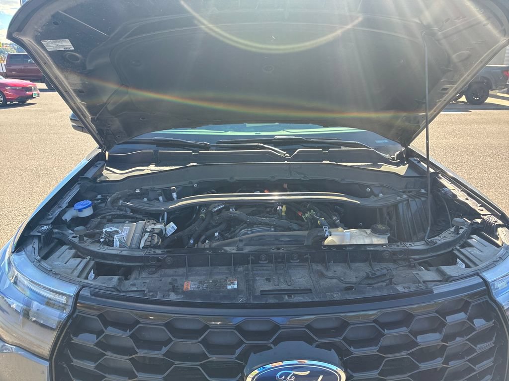 Certified 2025 Ford Explorer ST-Line AWD/4WD image 26
