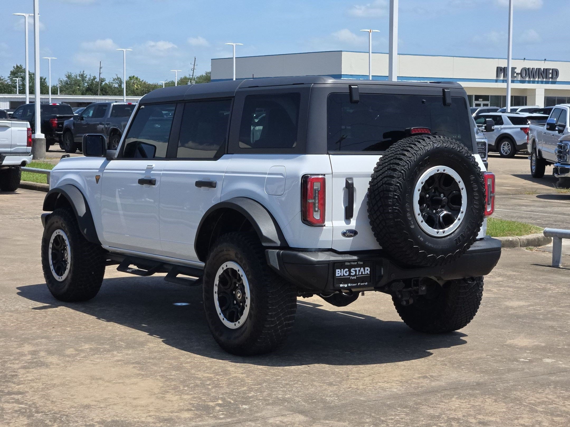 Certified 2023 Ford Bronco Badlands w/ Sasquatch Package AWD/4WD image 7