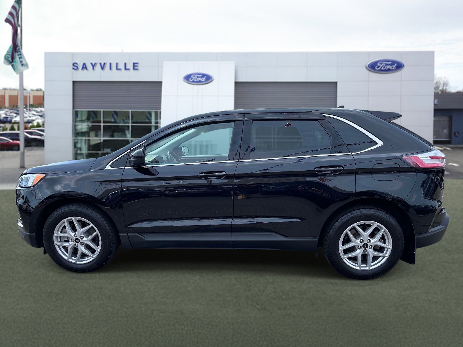 Certified 2023 Ford Edge SEL w/ Convenience Package AWD/4WD image 2