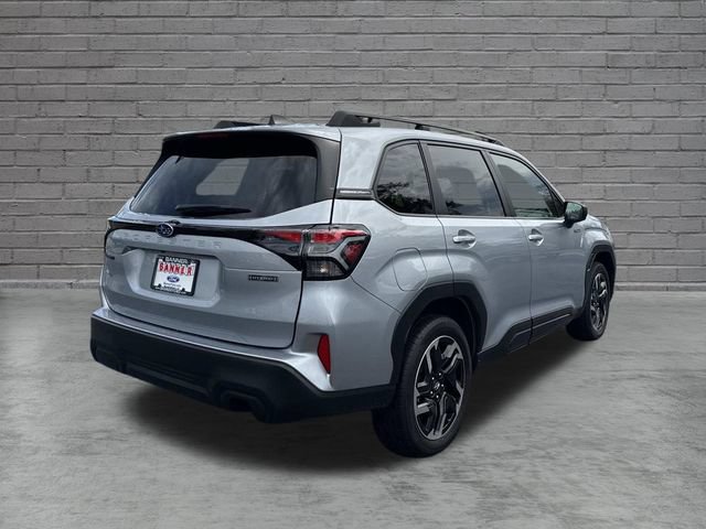 Used 2025 Subaru Forester Premium AWD/4WD image 7