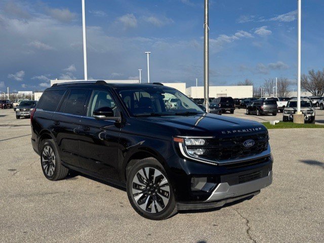 Certified 2025 Ford Expedition Platinum w/ Driver's Package image 7
