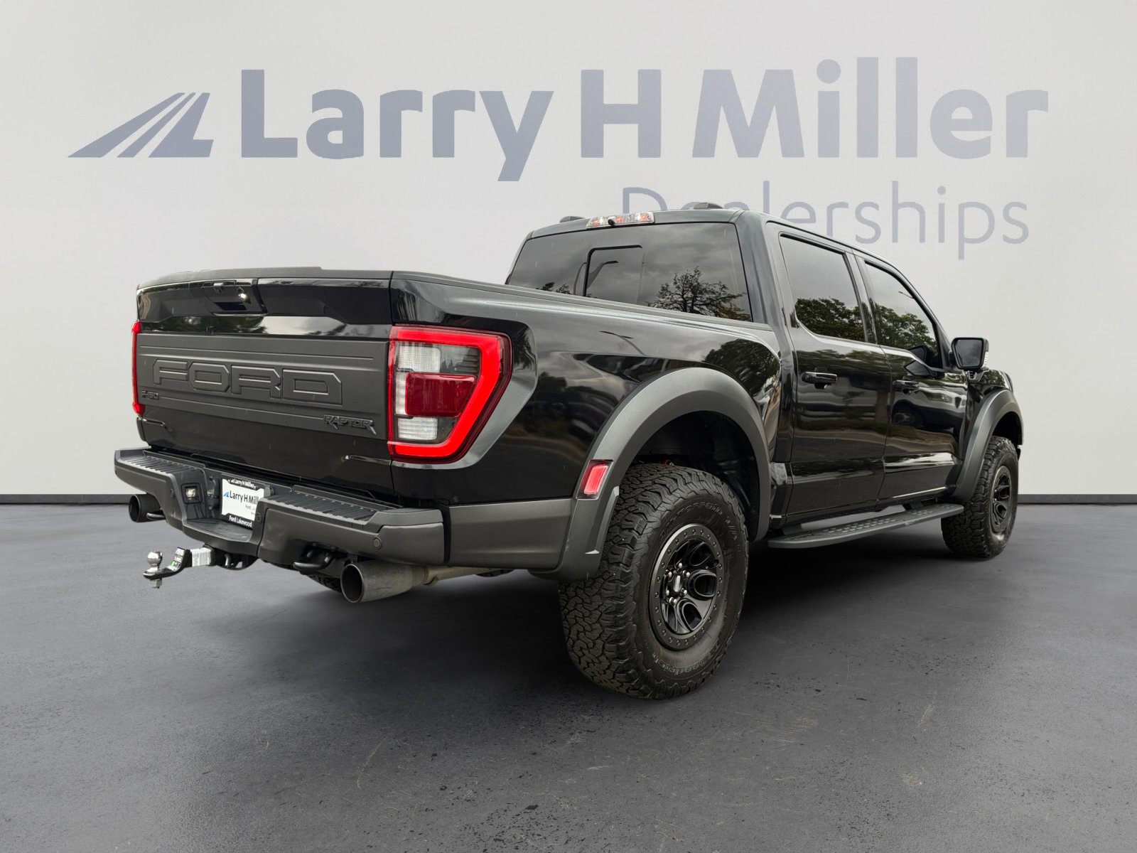 Certified 2023 Ford F150 Raptor w/ Raptor Carbon Fiber Package AWD/4WD image 5