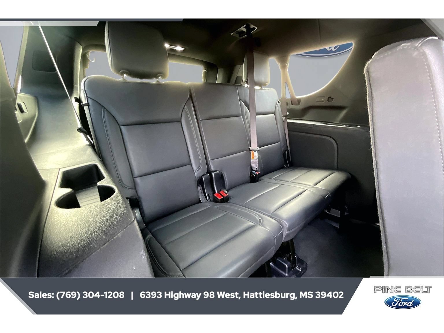 Used 2025 Chevrolet Suburban LT RWD image 21