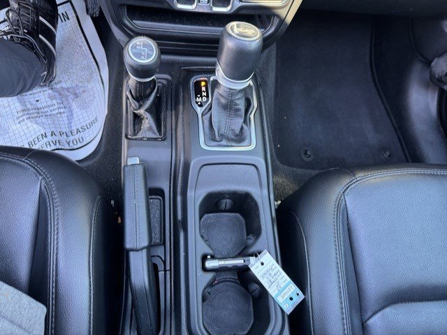 Used 2023 Jeep Wrangler Unlimited Sahara image 22