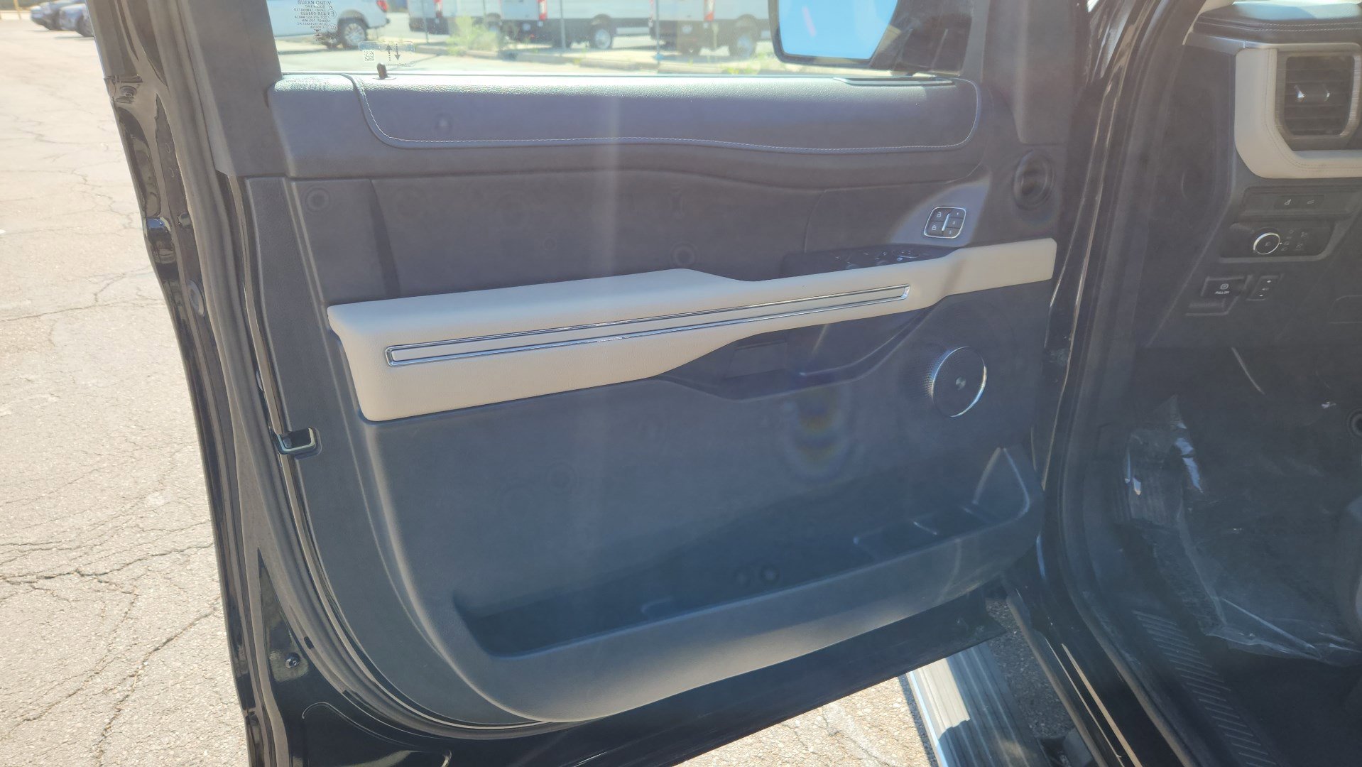 Certified 2024 Ford Expedition Limited image 23