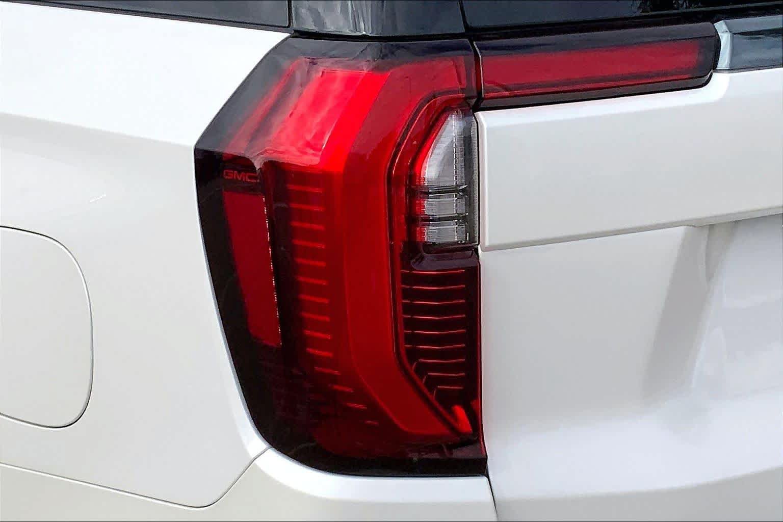 Used 2025 GMC Yukon XL Denali Ultimate w/ LPO, Floor Liner Package AWD/4WD image 29