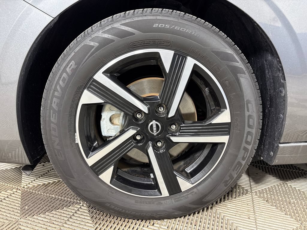 Used 2024 Nissan Sentra SV FWD image 8