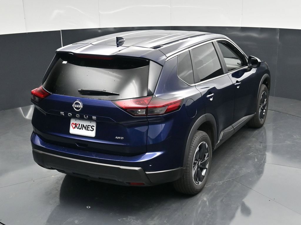 Used 2025 Nissan Rogue SV AWD/4WD image 44