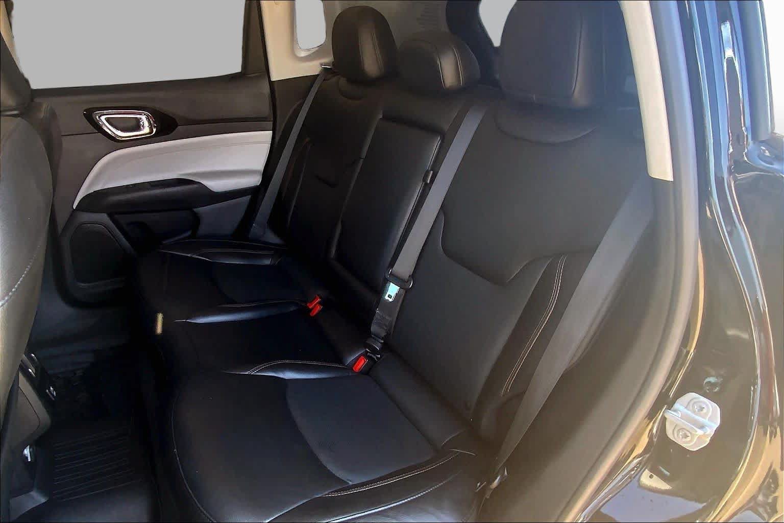 Used 2022 Jeep Compass Limited AWD/4WD image 21