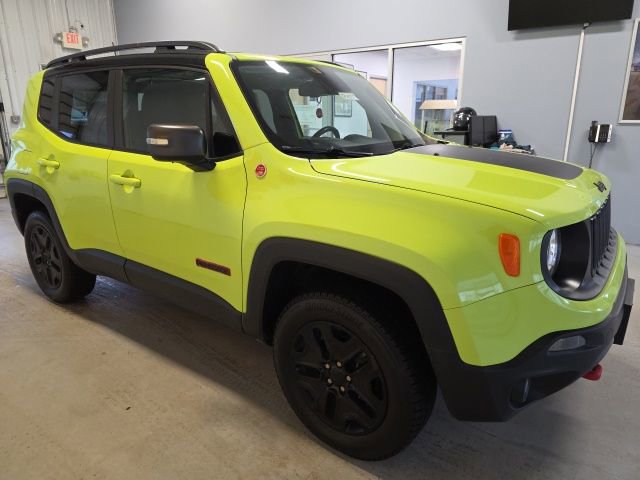 Used 2018 Jeep Renegade Trailhawk image 3
