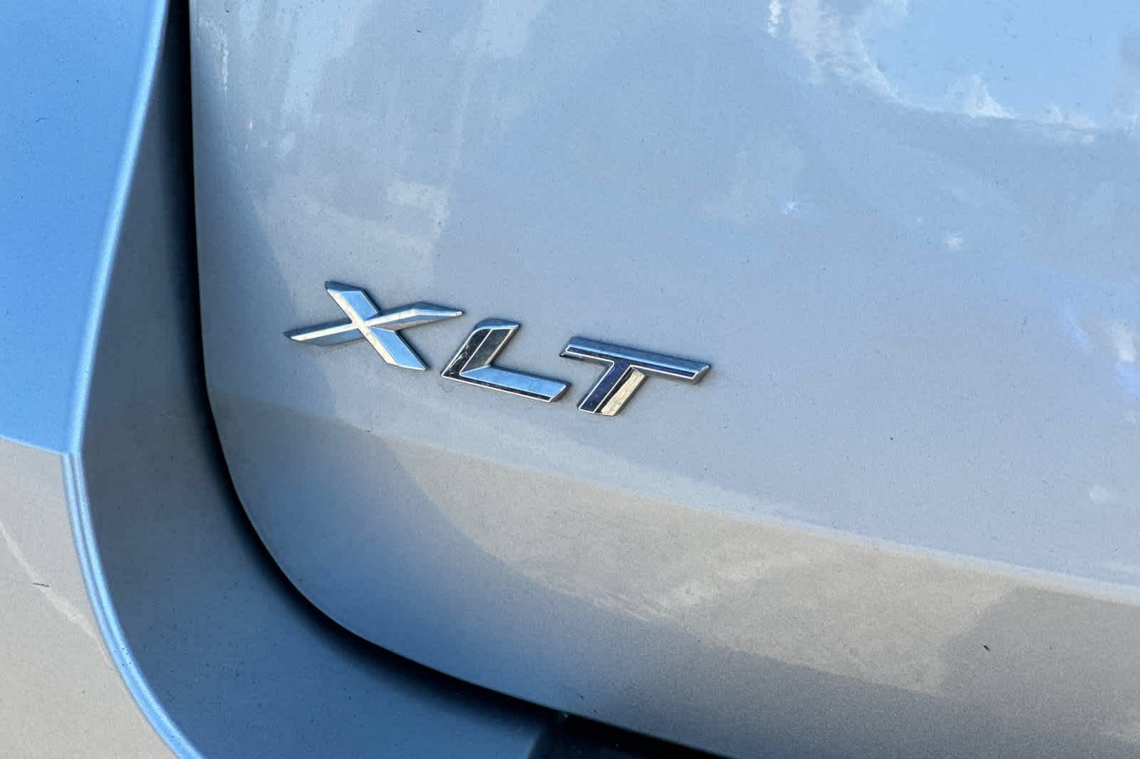 Certified 2022 Ford Explorer XLT w/ Equipment Group 202A RWD image 30