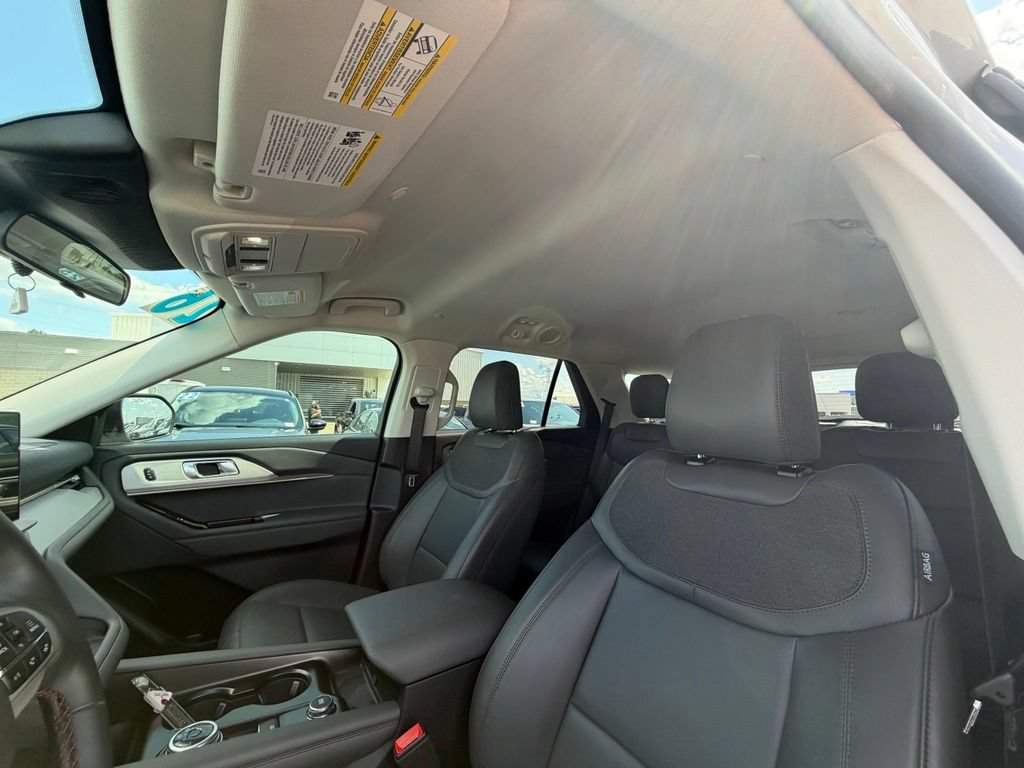 Certified 2026 Ford Explorer Active w/ Active Comfort Package RWD image 16