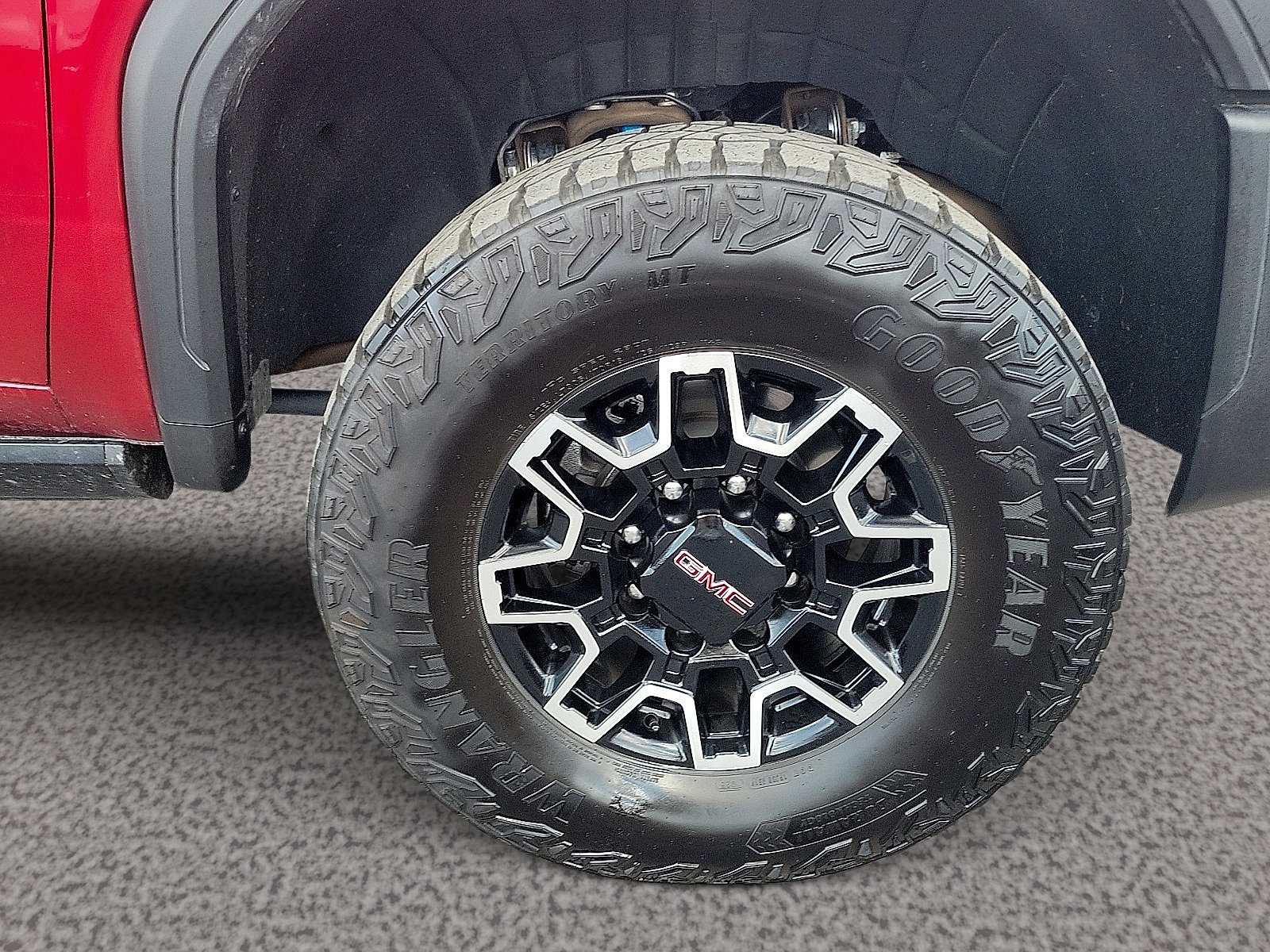 Used 2025 GMC Sierra 2500 AT4X AWD/4WD image 7