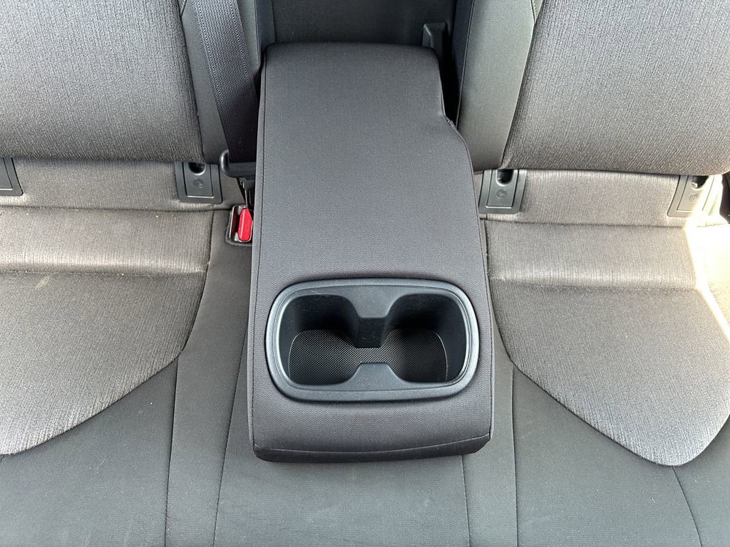 Used 2018 Toyota Camry LE FWD image 17
