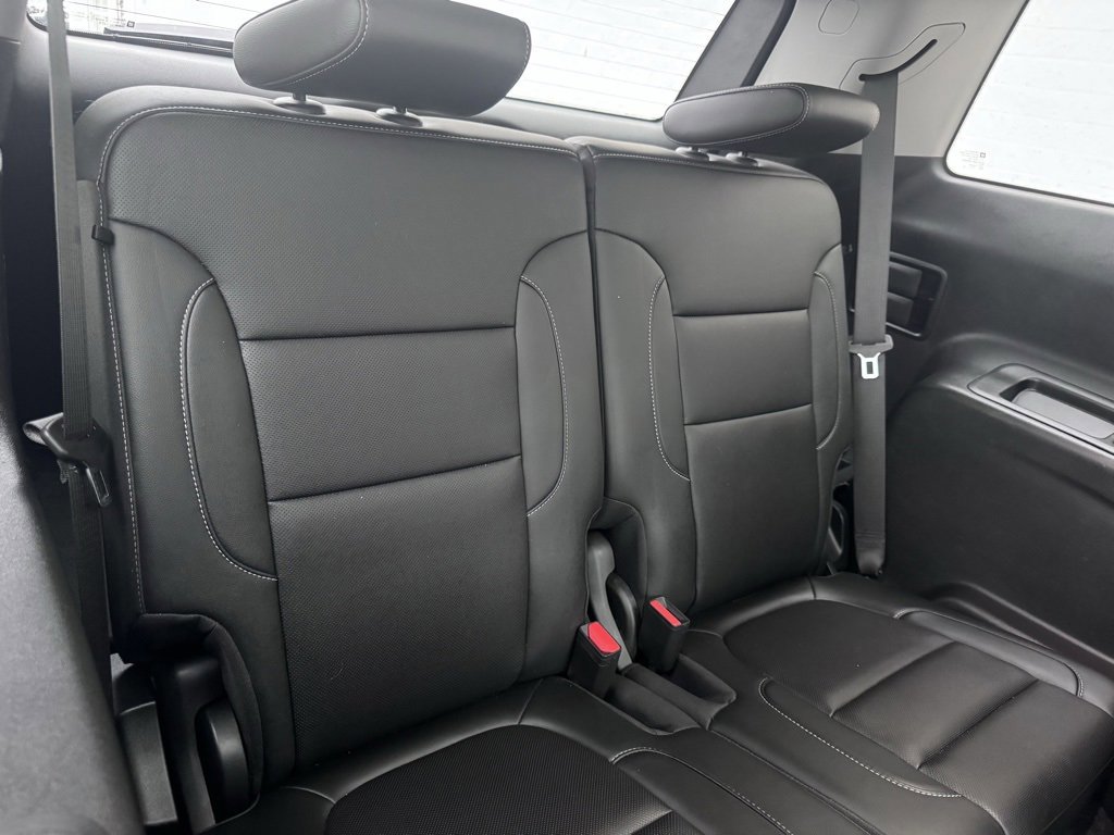 Used 2022 GMC Acadia SLT w/ Elevation Edition image 23