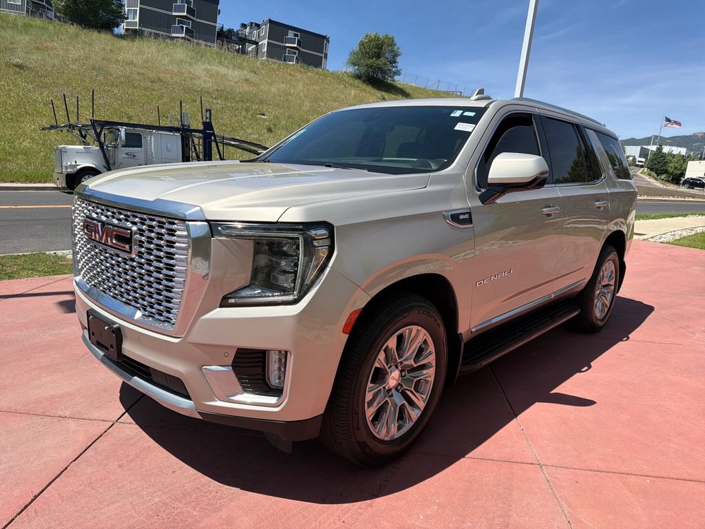 Used 2021 GMC Yukon Denali w/ Advanced Technology Package AWD/4WD image 4