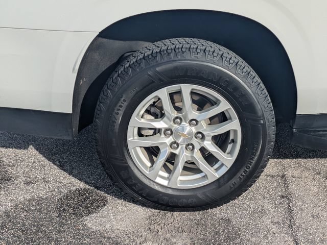 Used 2024 Chevrolet Suburban LT RWD image 11