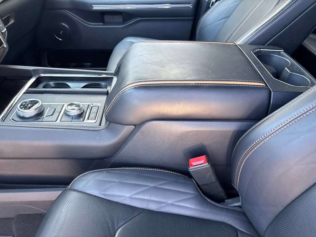 Certified 2024 Ford Expedition Platinum AWD/4WD image 23