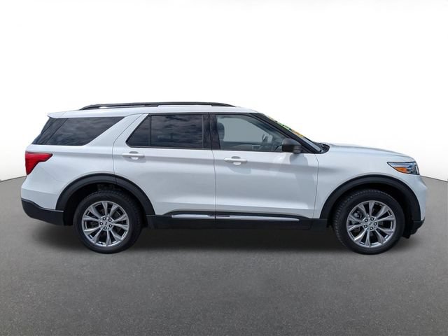 Certified 2023 Ford Explorer XLT w/ Equipment Group 202A AWD/4WD image 2
