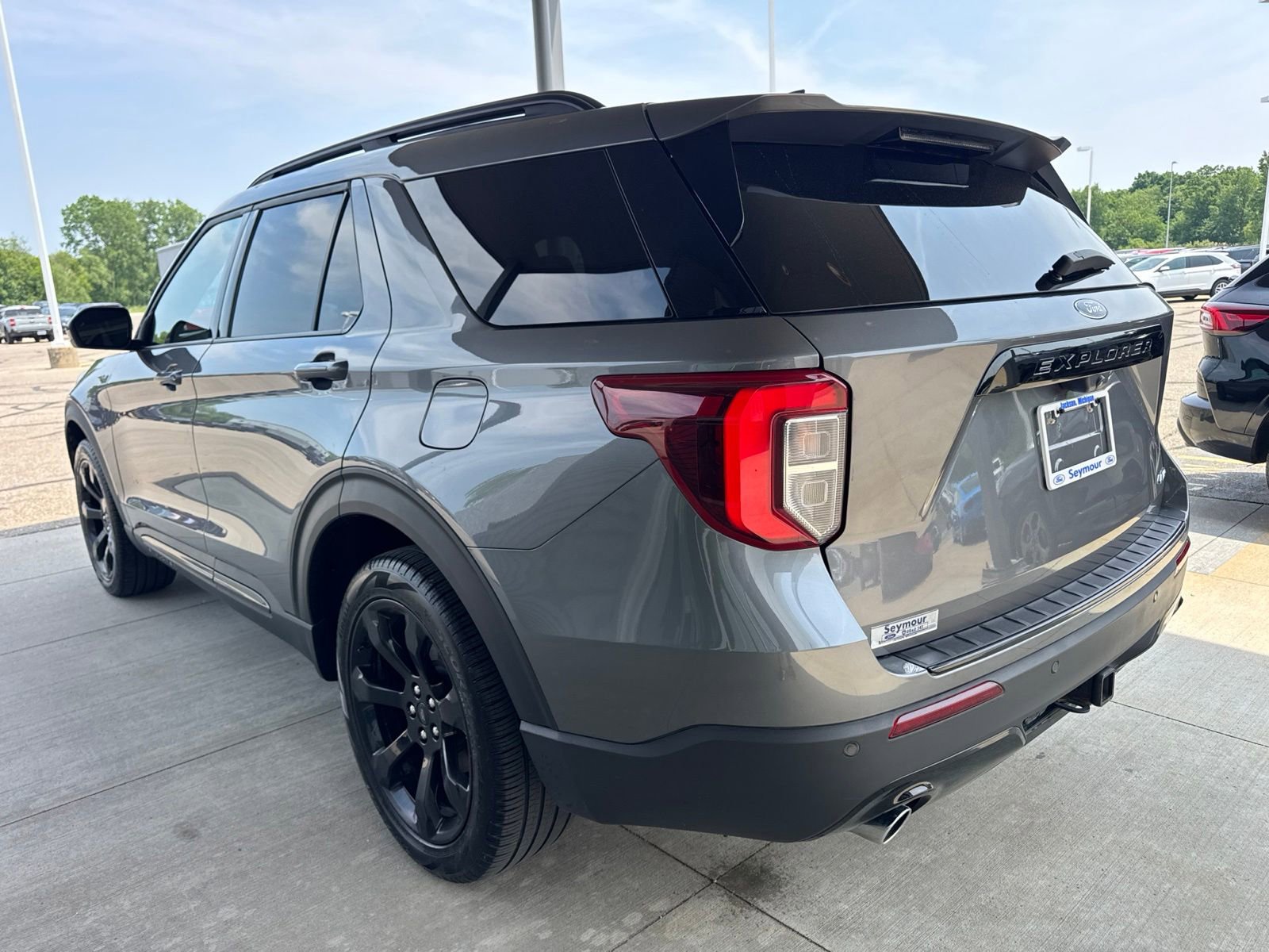 Certified 2024 Ford Explorer ST-Line w/ Class IV Trailer Tow Package AWD/4WD image 5