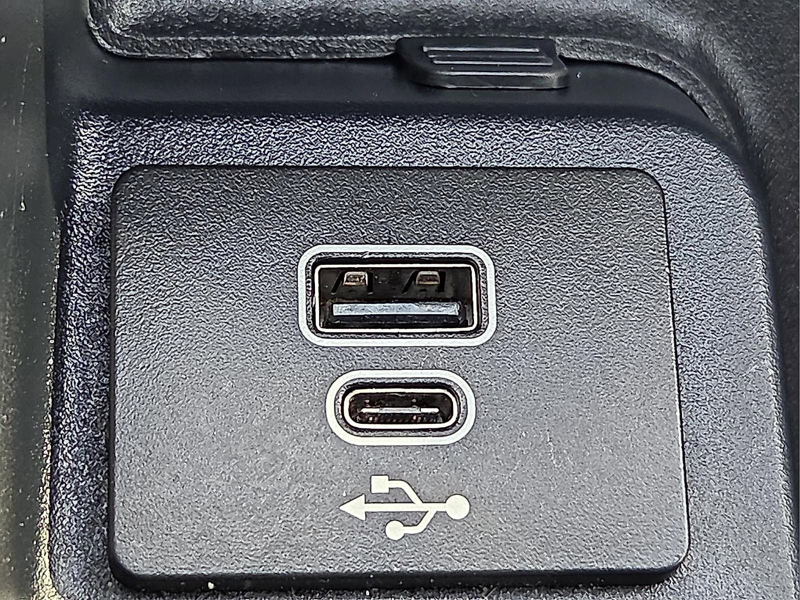 Certified 2025 Ford Expedition Active AWD/4WD image 19