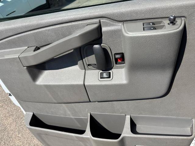 Used 2022 Chevrolet Express 3500 Extended w/ Driver Convenience Package RWD image 17