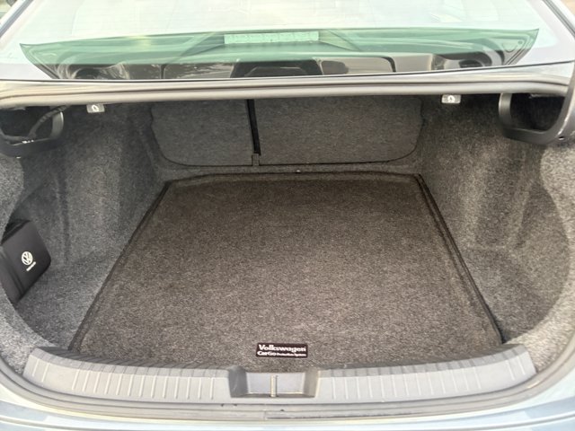 Used 2022 Volkswagen Jetta SE w/ Panoramic Sunroof Package FWD image 34