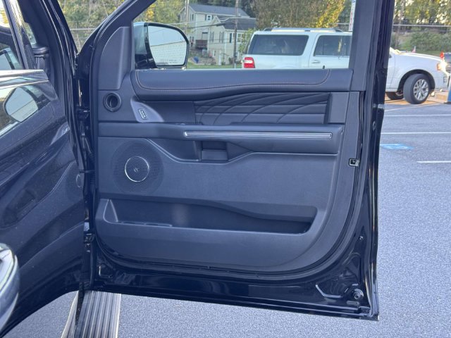 Certified 2023 Ford Expedition Platinum AWD/4WD image 22