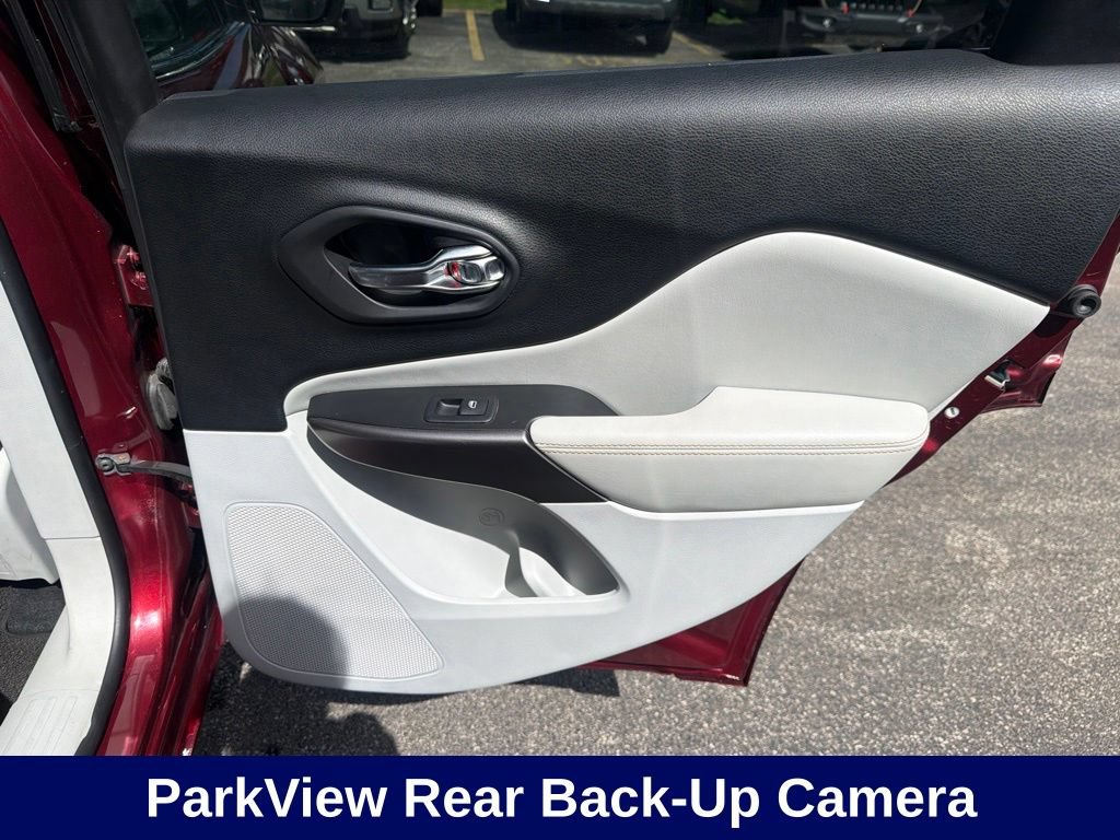 Used 2019 Jeep Cherokee Overland AWD/4WD image 25