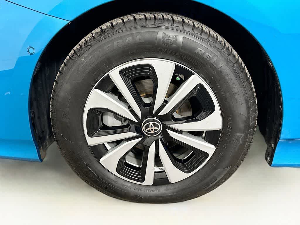 Used 2018 Toyota Prius Prime Advanced w/ Carpet Mat Package FWD image 8