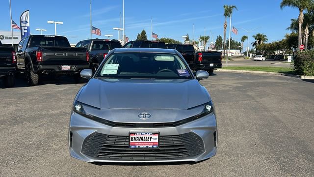 Used 2025 Toyota Camry LE image 9