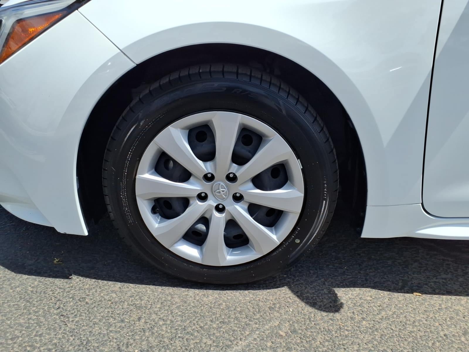 Used 2023 Toyota Corolla LE AWD/4WD image 9