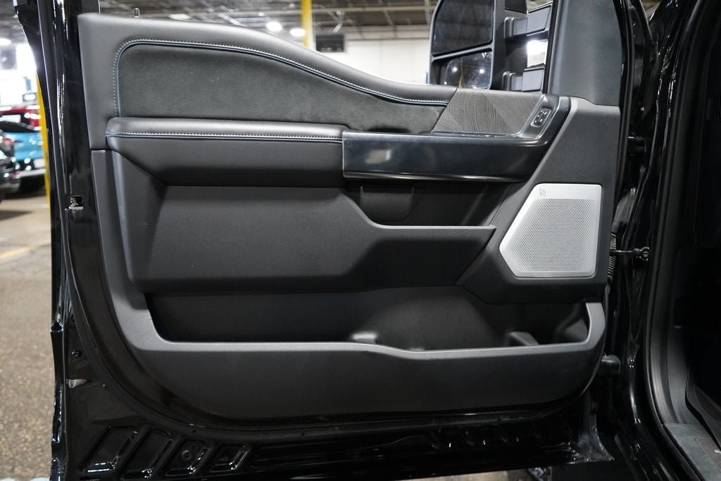 Certified 2025 Ford F250 Platinum AWD/4WD image 17