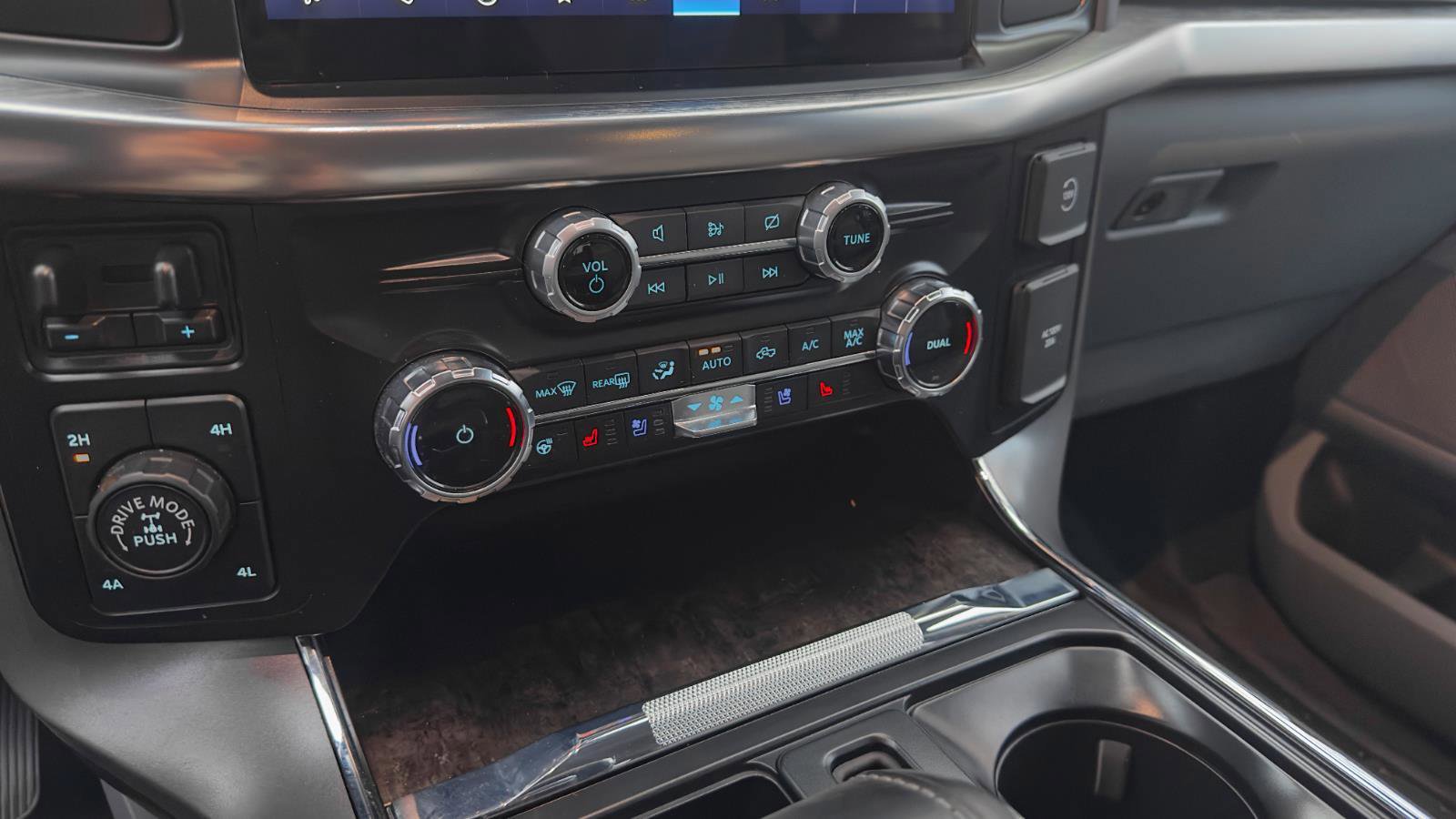 Certified 2023 Ford F150 Lariat w/ Equipment Group 502A High image 24