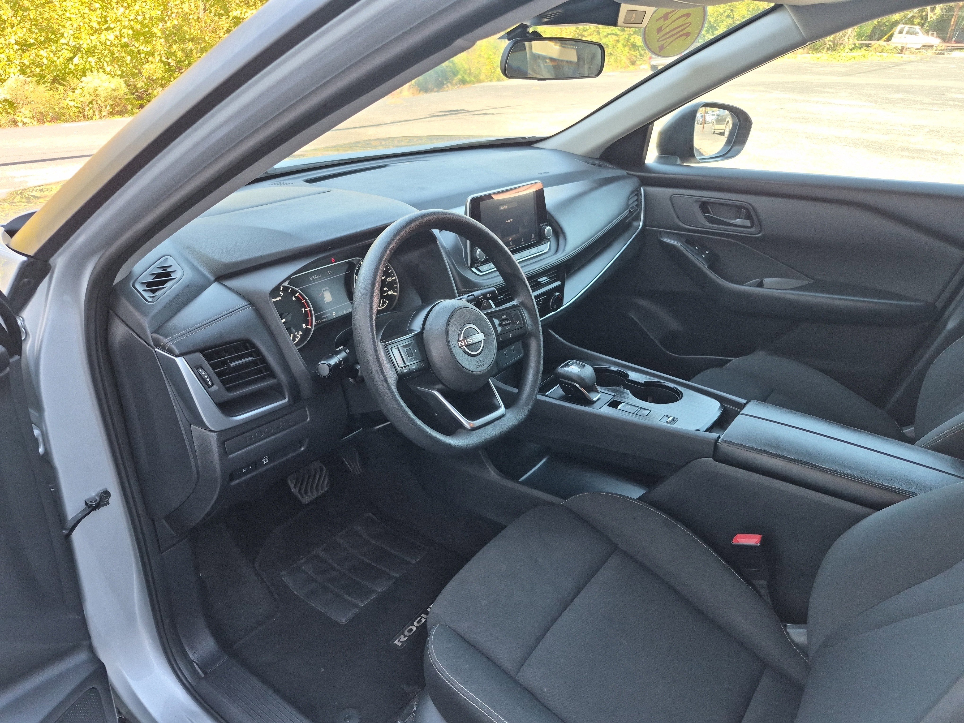 Used 2024 Nissan Rogue S image 11