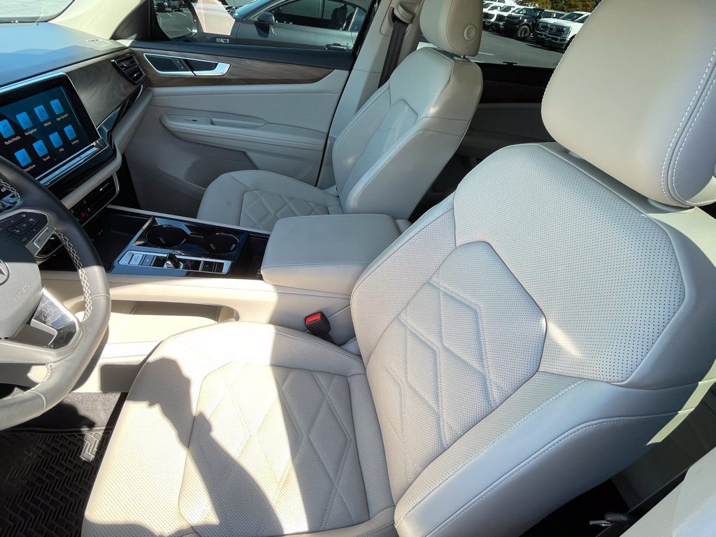 Used 2024 Volkswagen Atlas SE w/ Panoramic Sunroof Package AWD/4WD image 10