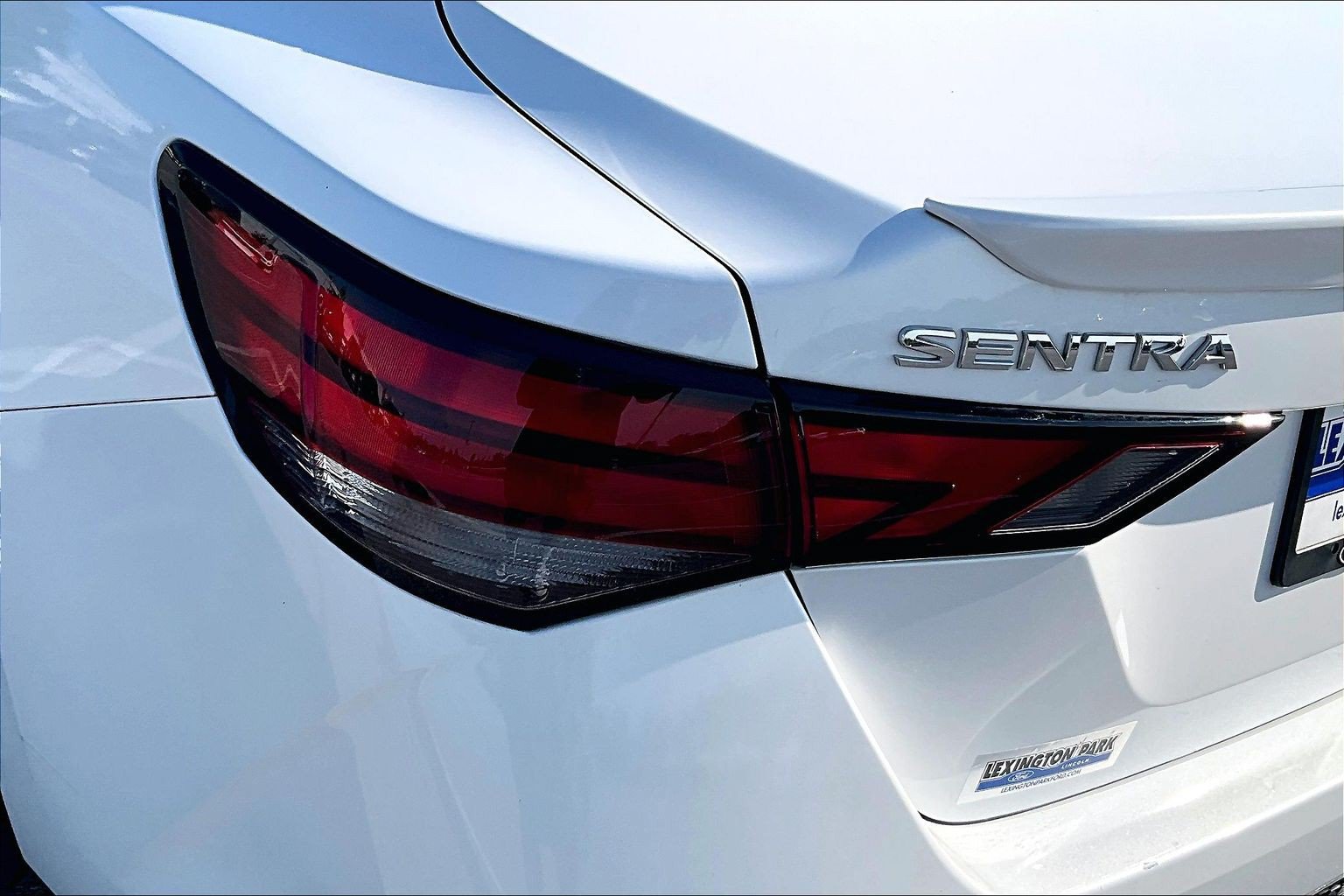 Used 2020 Nissan Sentra SR w/ Premium Package FWD image 23