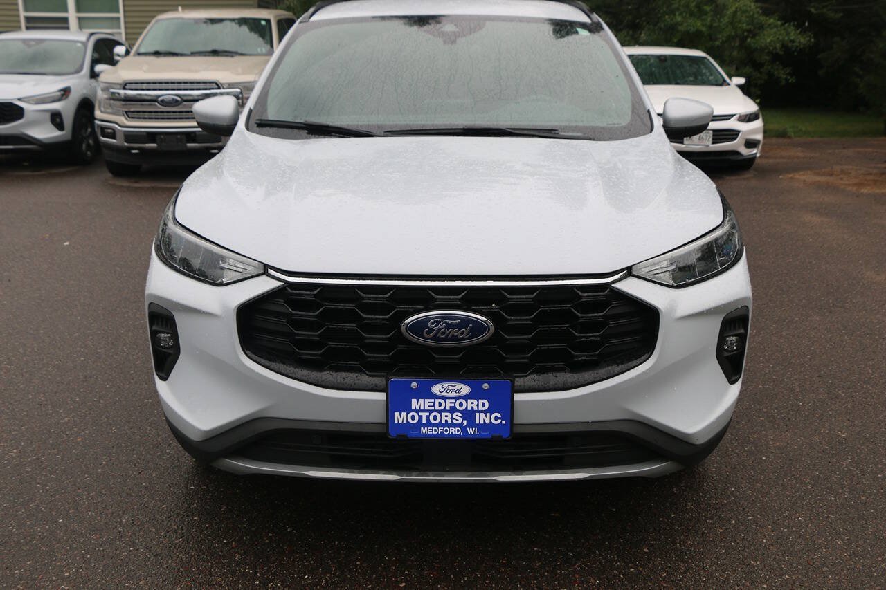 Certified 2025 Ford Escape ST-Line Select AWD/4WD image 8