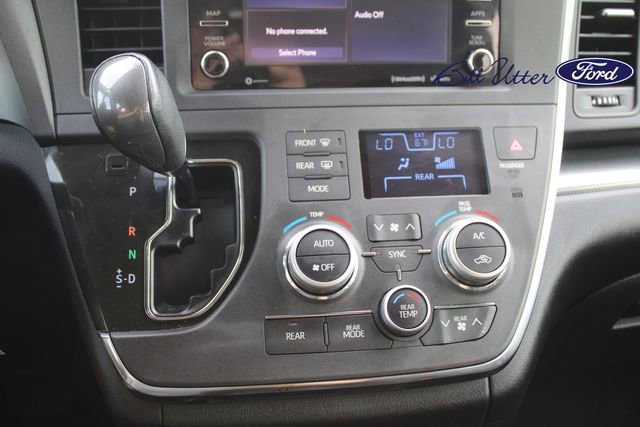 Used 2019 Toyota Sienna SE image 21