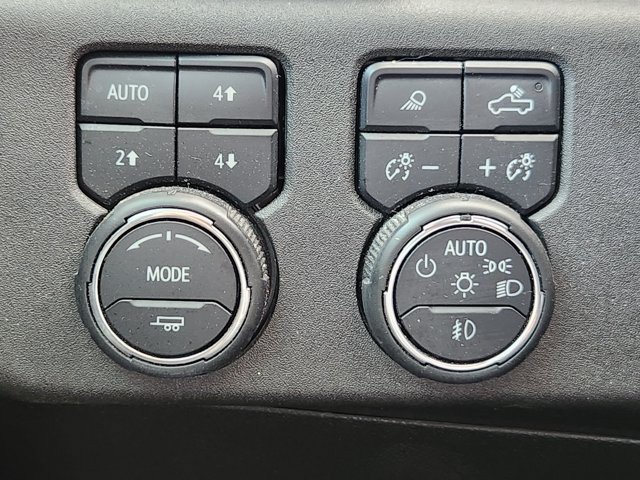 Used 2024 Chevrolet Silverado 3500 High Country w/ Technology Package AWD/4WD image 21