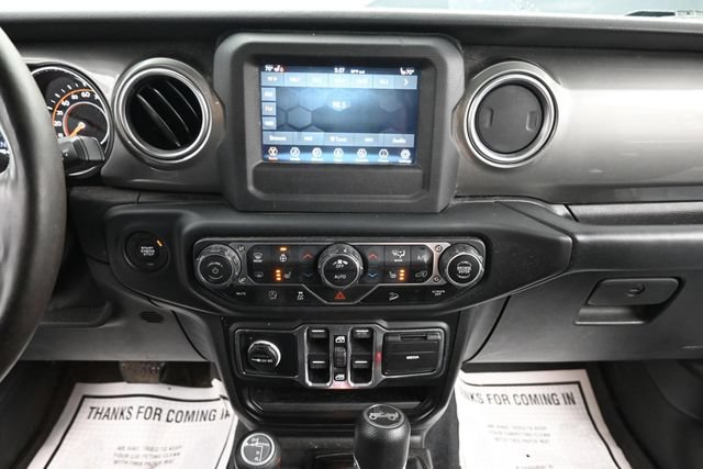 Used 2019 Jeep Wrangler Unlimited Sahara w/ Cold Weather Group AWD/4WD image 12