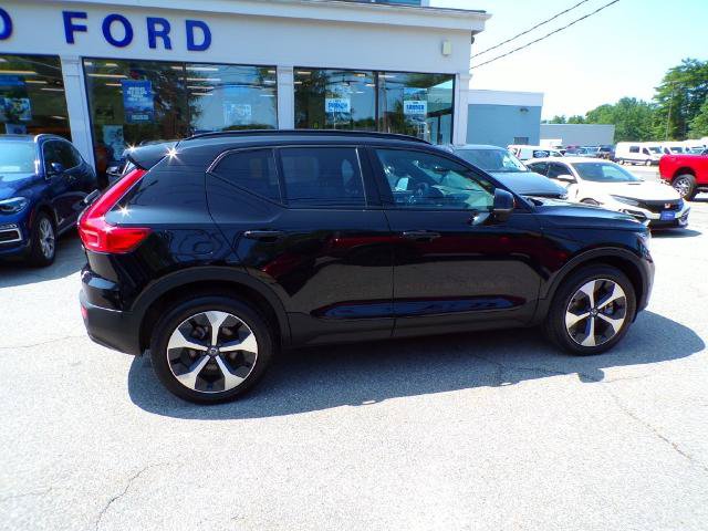 Used 2025 Volvo XC40 B5 Plus AWD/4WD image 11