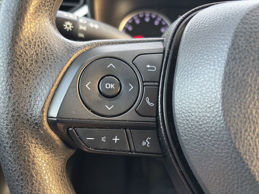 Used 2022 Toyota RAV4 LE FWD image 26