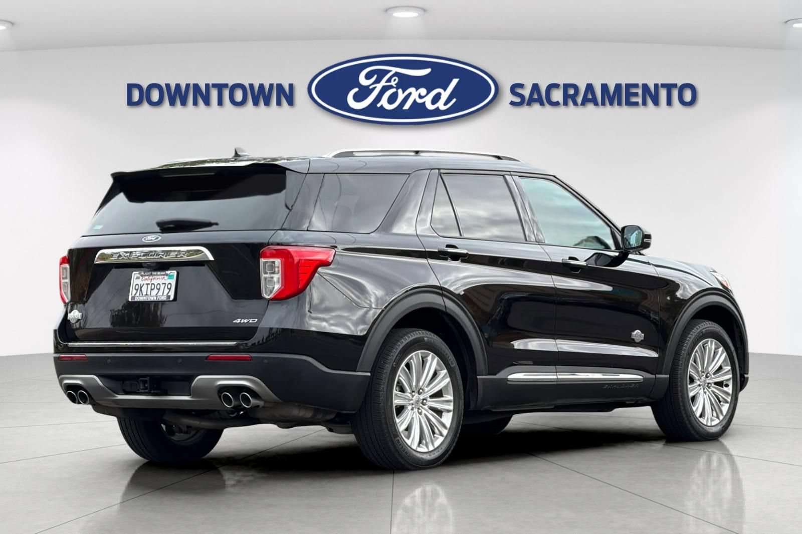 Certified 2023 Ford Explorer King Ranch w/ Technology Package AWD/4WD image 3