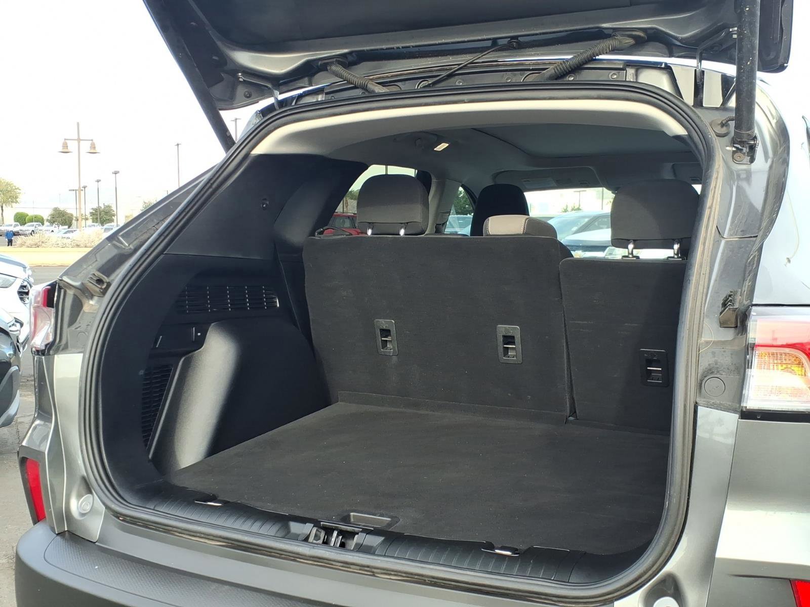 Certified 2022 Ford Escape SE w/ SE Sport Appearance Package image 16