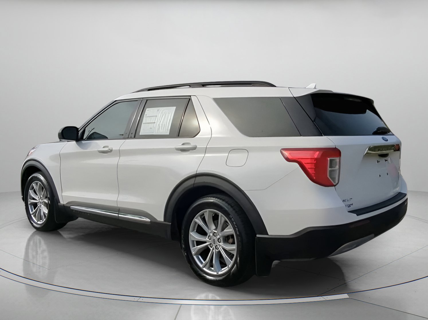 Certified 2020 Ford Explorer XLT w/ Equipment Group 202A image 12