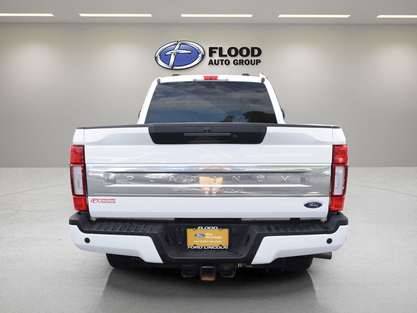 Certified 2022 Ford F350 Platinum w/ FX4 Off-Road Package AWD/4WD image 5