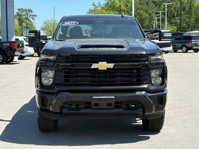 Used 2025 Chevrolet Silverado 2500 Custom w/ Custom Value Package image 8