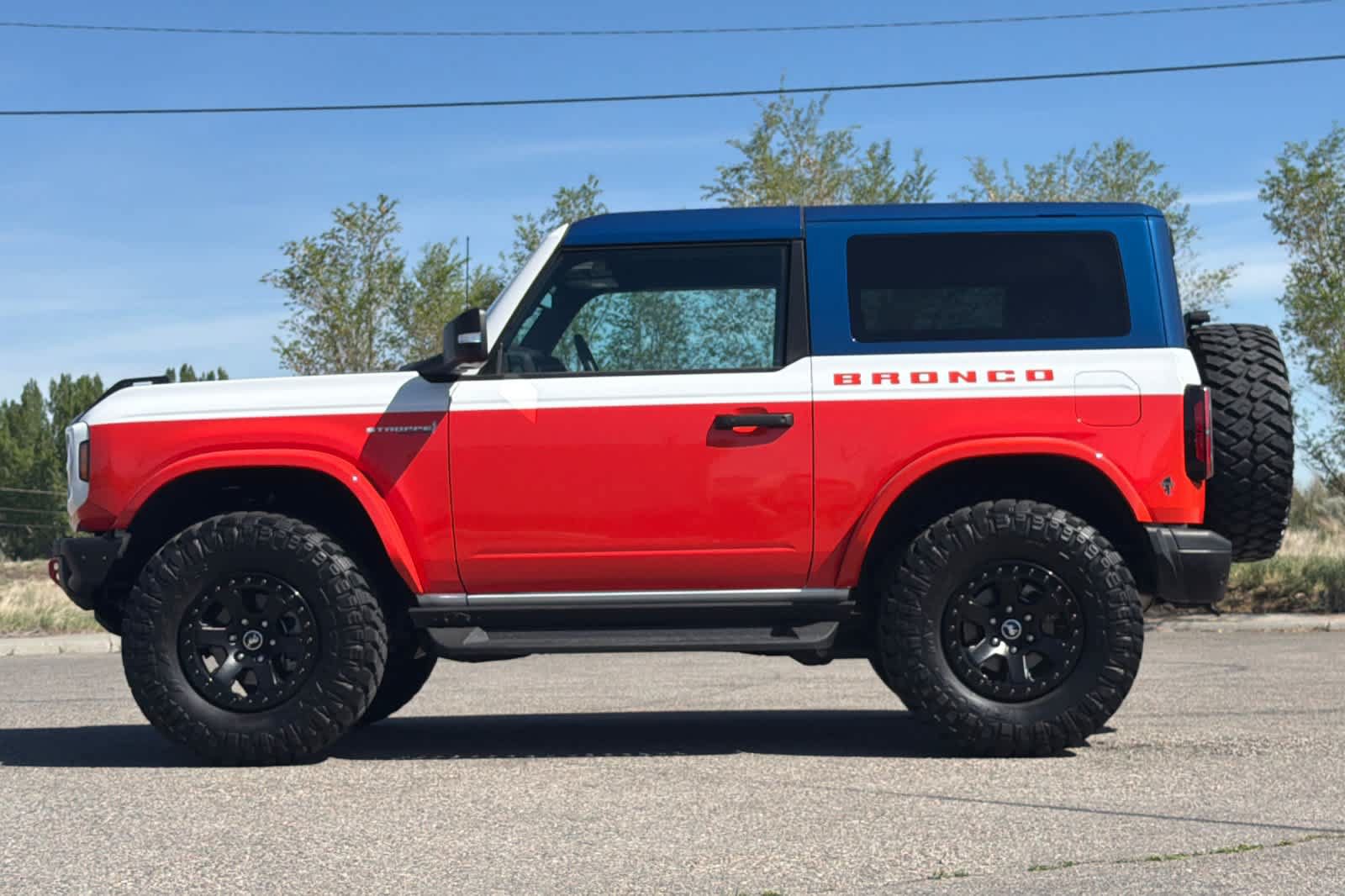 Certified 2025 Ford Bronco Stroppe Edition AWD/4WD image 5